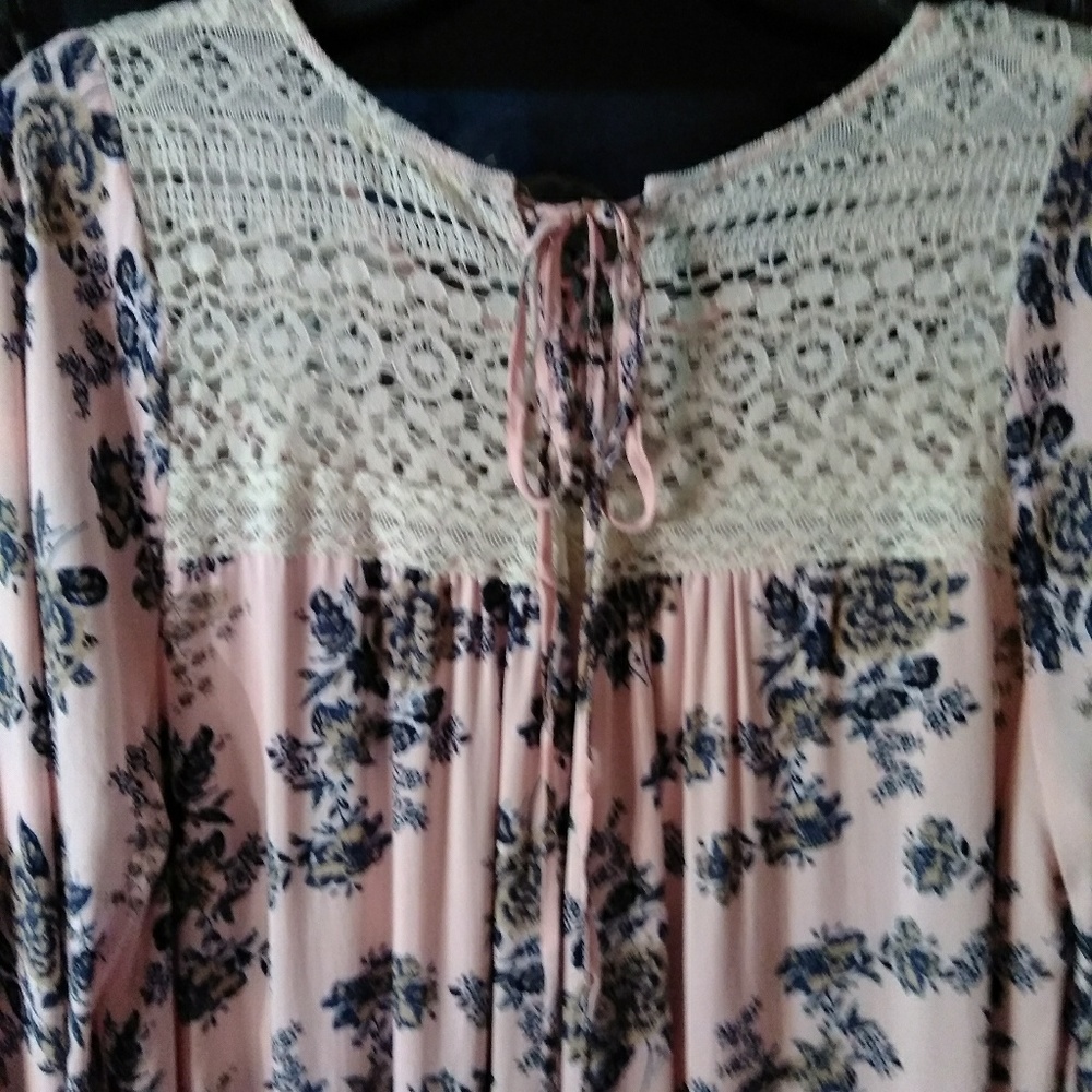 Dress - Picture 3 of 5